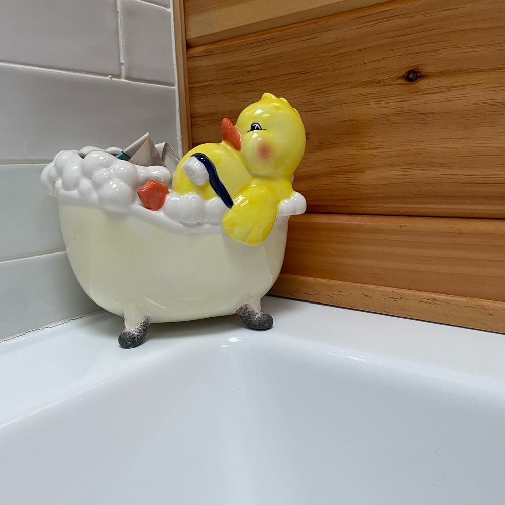 Ceramic Rubber Ducky in Tub - Picture 3 of 9